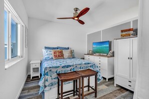 1 bedroom, free WiFi, bed sheets - Salty Air Retreat 1bed/2bath brand new condo in Ocean Isle Fishing village with shared pool (Marathon)