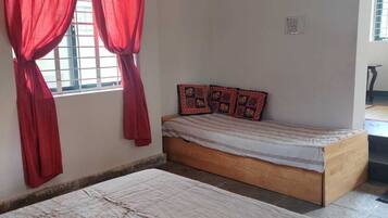 1 bedroom, WiFi, bed sheets