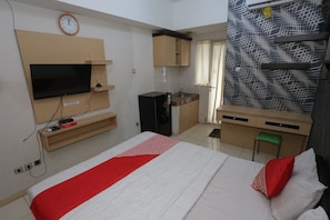Deluxe Double Room | Bed sheets - OYO Life 93008 Pelangi Coliving (Tangerang)