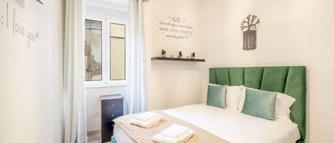 2 habitaciones, tabla de planchar con plancha, wifi y ropa de cama