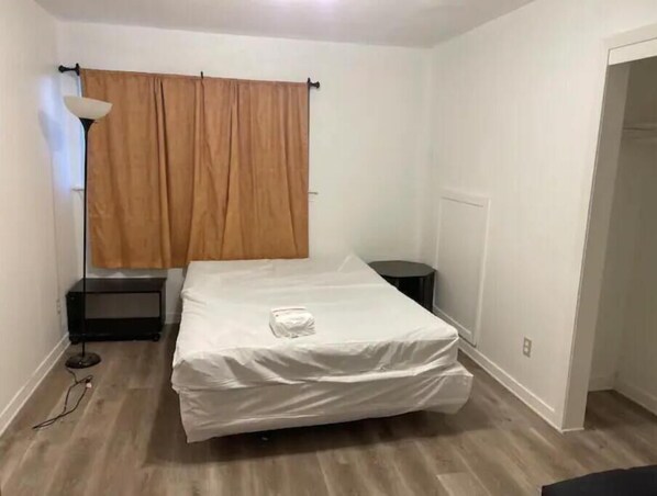 1 chambre, coffre-fort, accès au Wi-Fi (inclus), literie fournie