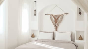 Hypo-allergenic bedding, minibar, blackout curtains, iron/ironing board
