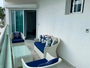 Property grounds - Seaview Apartment with privat beach (Playa Juan Dolio)