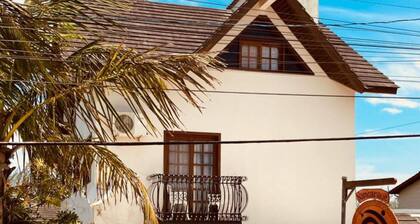 Apartment with two suites, two blocks from the sea and three from the lagoon.