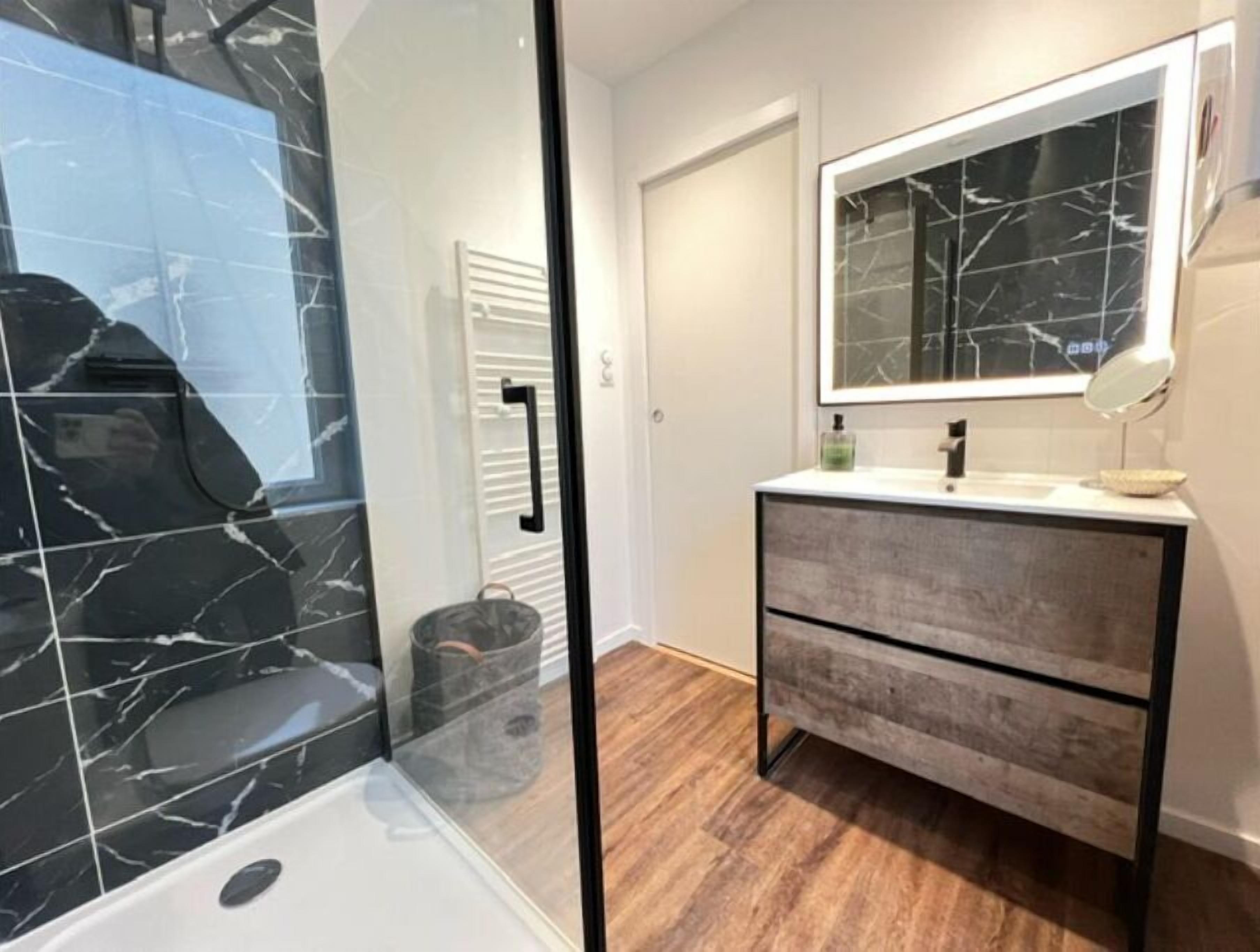 淋浴設備、風筒、提供毛巾、番梘