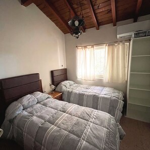 2 bedrooms, WiFi, bed sheets - Casa con Cochera en el Centro de San Rafael (San Rafael)