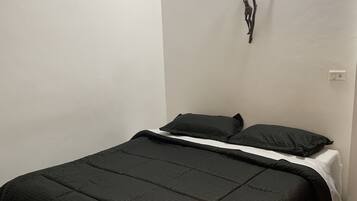 4 bedrooms, free WiFi, bed sheets