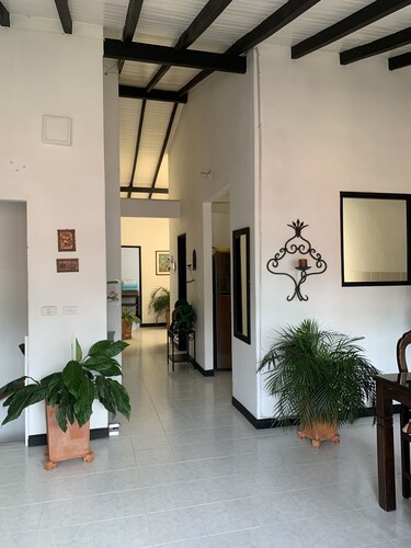 Casa Linda Jardín