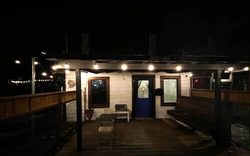 DOG FRIENDLY & EAST AUSTIN: WOW