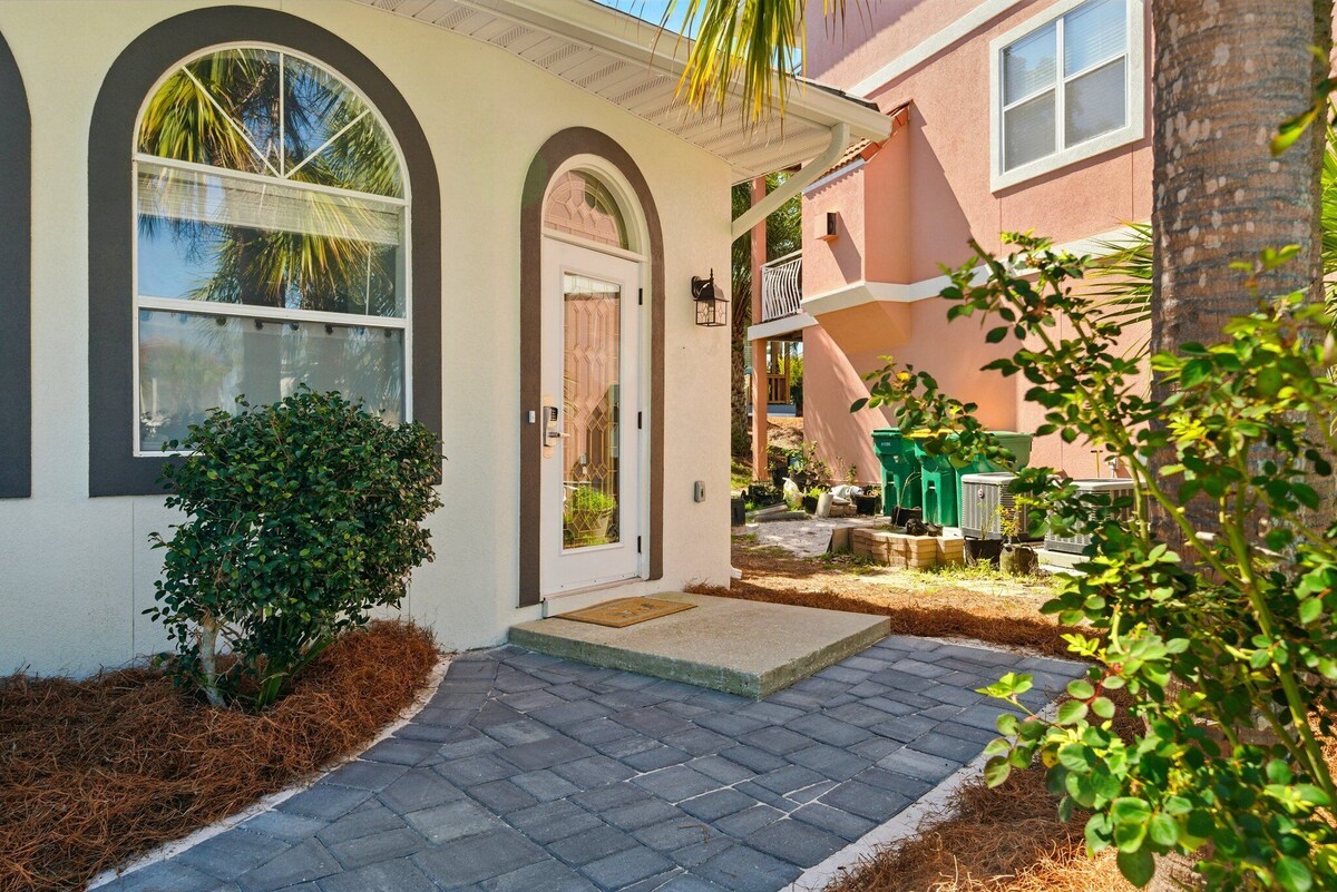 Photo 35 of NEW PRIVATE POOL! NEWLY REMODELED! SLEEPS 8! 2/2.5!PET FRIENDLY!!!WINTER RENTERS WELCOME!!!