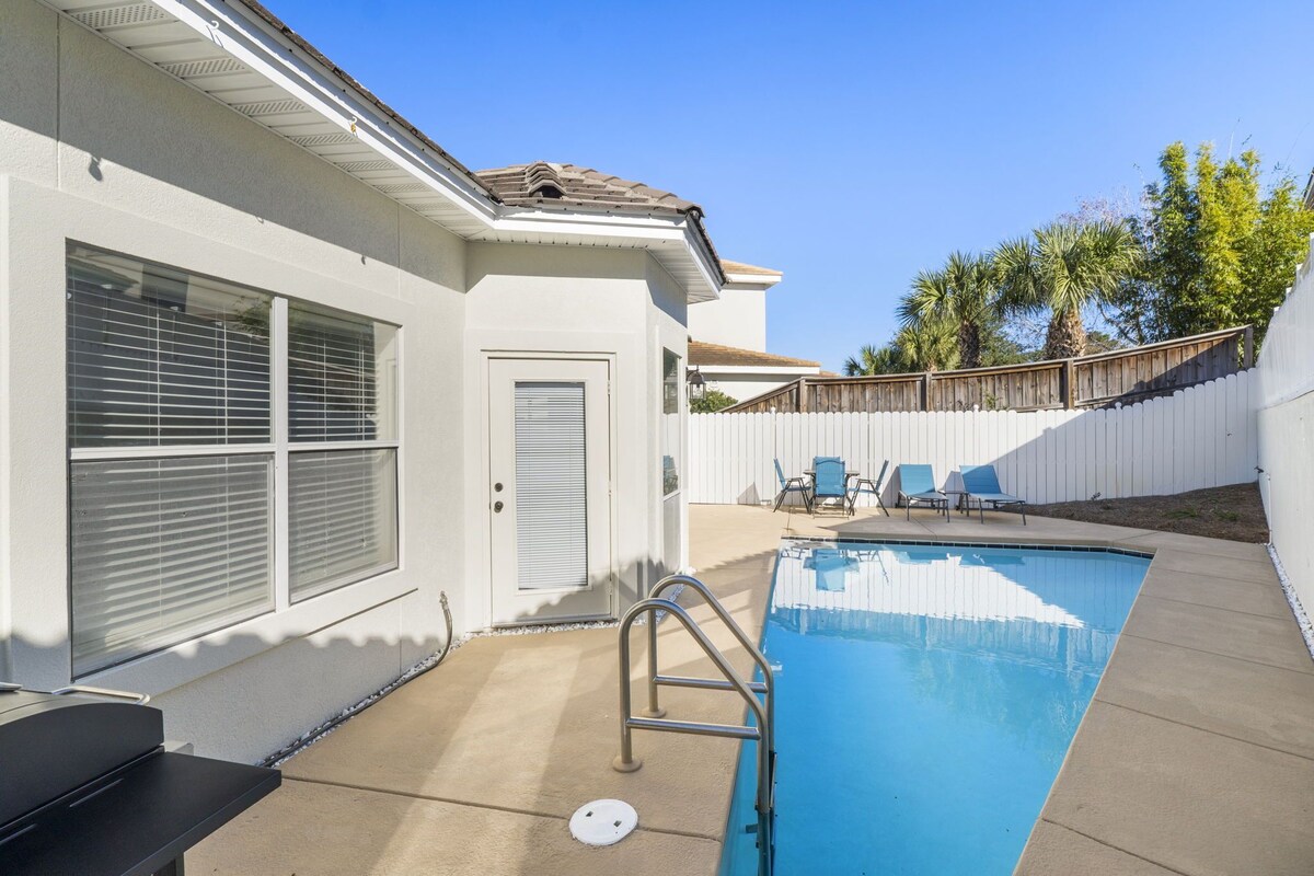 Photo 18 of NEW PRIVATE POOL! NEWLY REMODELED! SLEEPS 8! 2/2.5!PET FRIENDLY!!!WINTER RENTERS WELCOME!!!