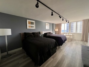 1 habitación, tabla de planchar con plancha, wifi y ropa de cama