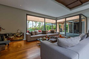 Smart TV, fireplace - Peaceful Luxurious Villa --10 min from the Downtown Gueliz Marrakech (Marrakesh)