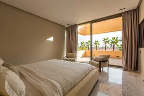 4 habitaciones, tabla de planchar con plancha, wifi y ropa de cama 