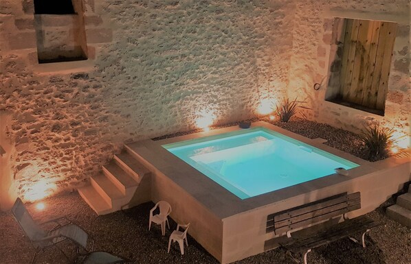 Property grounds - Chaleureux, Intimiste, Proche de ST Emilion, 6 à 8 Personnes, Équipement Bébé, (Mauriac)