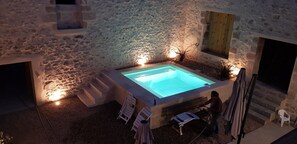 Pool - Chaleureux, Intimiste, Proche de ST Emilion, 6 à 8 Personnes, Équipement Bébé, (Mauriac)