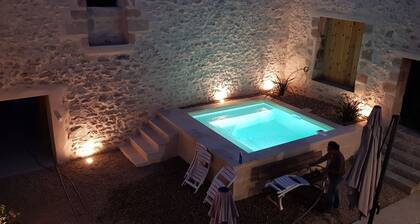 Chaleureux, Intimiste, Proche de ST Emilion, 6 Ă 8 Personnes, Ăquipement BĂ©bĂ©,