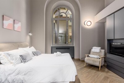 King Suite with Balcony-Q71 TIMELESS SUITES