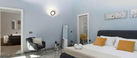 1 chambre, bureau, fer et planche à repasser, Wi-Fi