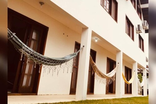 Apartment with two suites, two blocks from the sea and three from the lagoon.