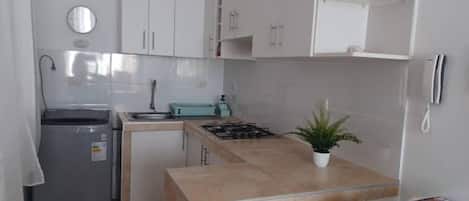 Microwave, coffee/tea maker, electric kettle, toaster