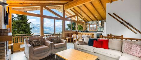 Télévision, cheminée