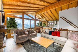 Fernseher, Kamin