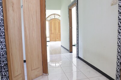 OYO Life 92982 Berkah Ibu公寓