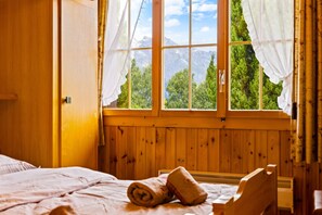 4 soverom, strykejern/-brett, wi-fi (inkludert) og sengetøy