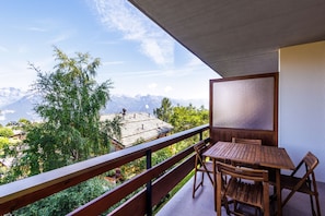 Outdoor dining - Quille du Diable 35 - 4 pers - piscine (Haute-Nendaz)