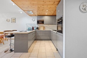 Frigorífic, microones, forn i rentaplats 