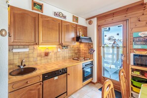 Fridge, oven, dishwasher, coffee/tea maker - Baccara E4 - 4 pers - centre station (Haute-Nendaz)