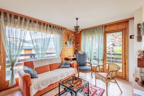 TV - Baccara E4 - 4 pers - centre station (Haute-Nendaz)