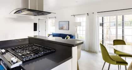 NoHo Toluca Lake Luxury Near Universal Studios