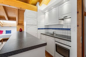 Frigorifero, microonde, forno, lavastoviglie
