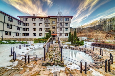Exterior. Hotel Silver Hills