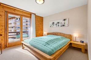 1 quarto, Wi-Fi de cortesia, roupa de cama