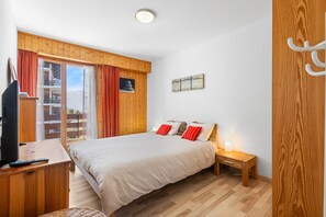 3 bedrooms, free WiFi, bed sheets