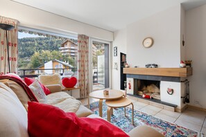 Televisor i llar de foc