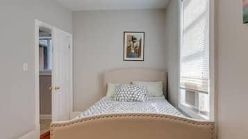 3 bedrooms, iron/ironing board, travel crib, WiFi