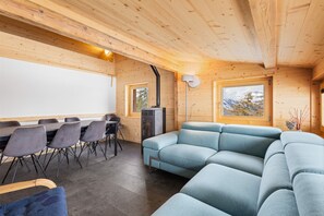 Fernseher, Kamin