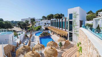 2 piscine all'aperto