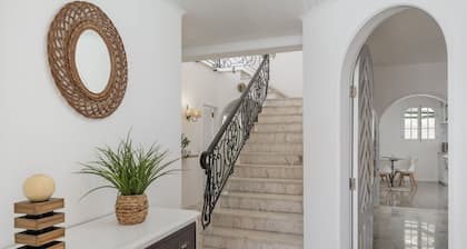 Grand traditional villa in Funchal | BelleVeva