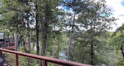 Cabin #12 All Decked Out, Peaceful and Tranquil