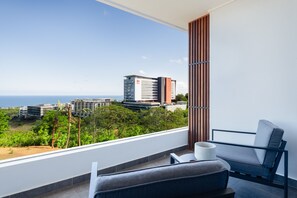 Interior - Umhlanga Sea Views l Steam Room l Aircon (Cape Town)