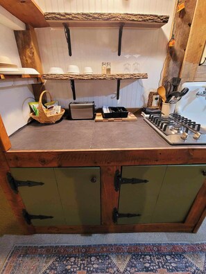 Signature Apartment | Private kitchenette