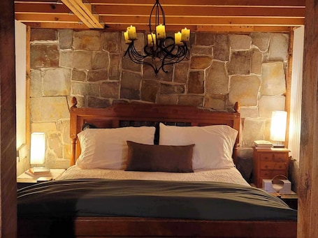 Signature Apartment | Egyptian cotton sheets, premium bedding, down comforters