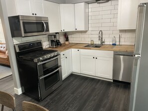 Oven, stovetop, dishwasher