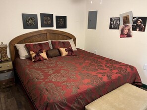 2 bedrooms, WiFi, bed sheets - #13  Rock and Roll, Good Times and Memories in the Making
 (Royal)