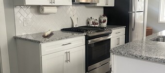 COZY SUITE DREAM HOME IN BLOOMFIELD 